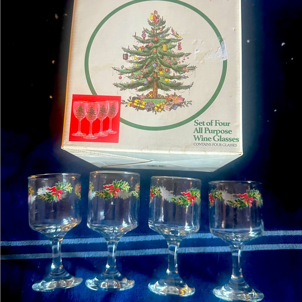 Set of Four Spode Christmas Tree All Purpose Wine Glasses Square Shape Stem Base